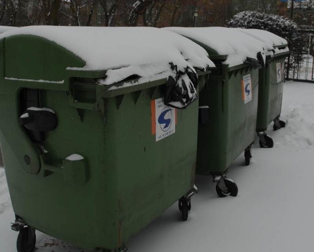 Od 1 lipca będziemy zobowiązani do selekcjonowania śmieci i wrzucania plastiku czy szkła do specjalnych pojemników.