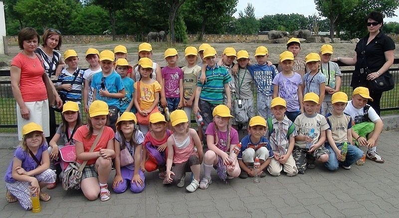 „Żółte czapeczki”, czyli klasa ze Skrzyńska koło Przysuchy:...