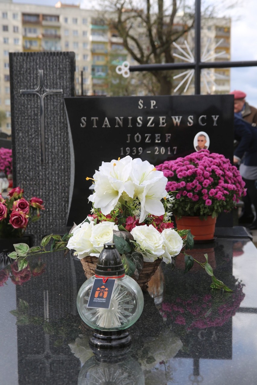 Prezydent Ostrowca odwiedza groby swoich poprzedników