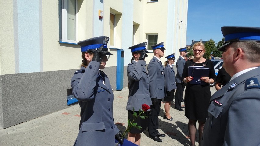 Policjanci z białobrzeskiej komendy podczas apelu z okazji...