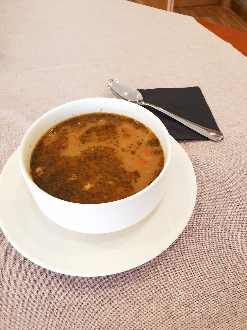 Flaki to tradycyjna, lubiana gęsta zupa.