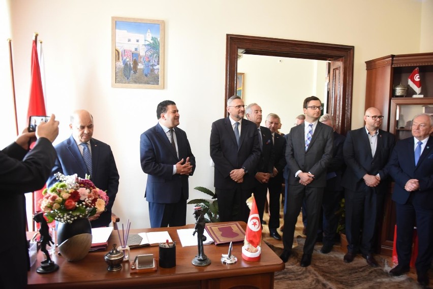 Konsulat Honorowy Tunezji w Toruniu mieści się przy ul....