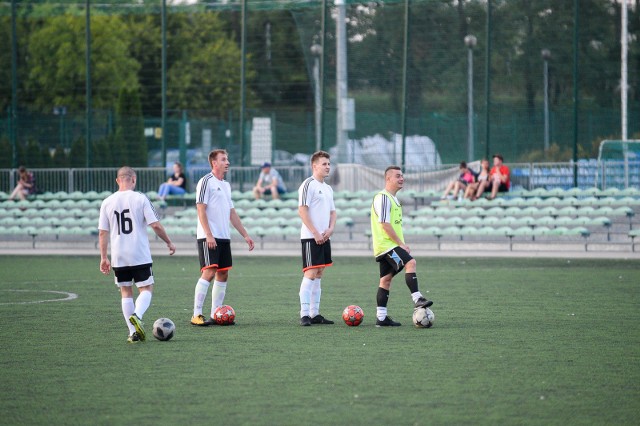 Piłkarze Startu w pierwszej rundzie pokonali w derby Torunia Opatrunki 6:2. W drugiej zmierzą się z rezerwami Elany