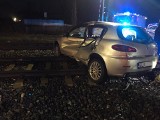 Zderzenie pociągu i osobówki w Chechle II. To już drugi wypadek w ciągu kilku dni ZDJĘCIA