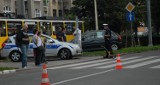 Plac Kościuszki: Z auta wypadły narzędzia i raniły dwie dziewczynki stojące na chodniku
