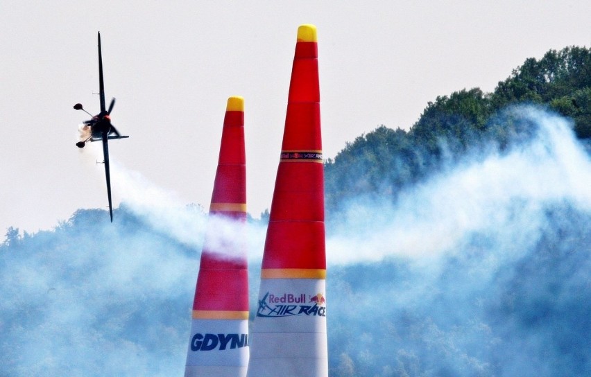 Red Bull Air Race 2014. Uczestnicy samolotowych mistrzostw świata trenują [ZDJĘCIA]