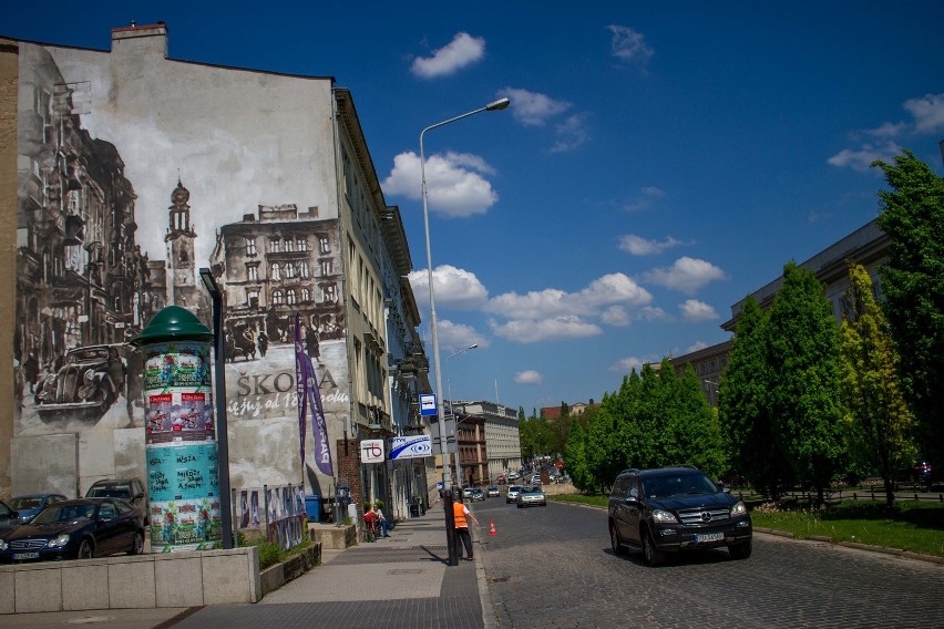 Motoryzacyjny mural w centrum Poznania