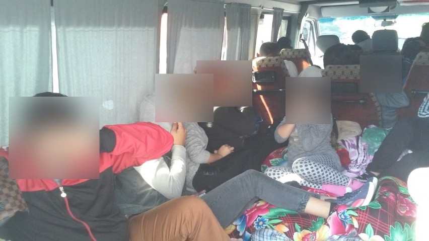 9-osobowym bułgarskim busem podróżowały do Radmia 22 osoby.