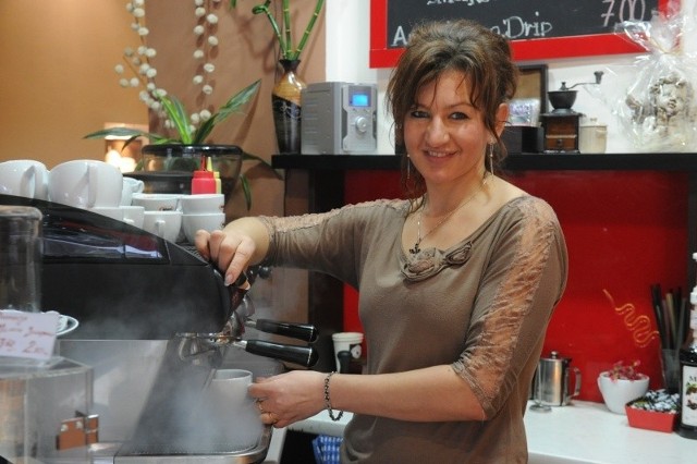 Weronika Czech założyła przed ponad rokiem Veroni Cafe w Opolu. Przez rok nie mogła znaleźć pracy na stałe, więc postanowiła stworzyć miejsce zatrudnienia dla siebie, ale także dla innych.
