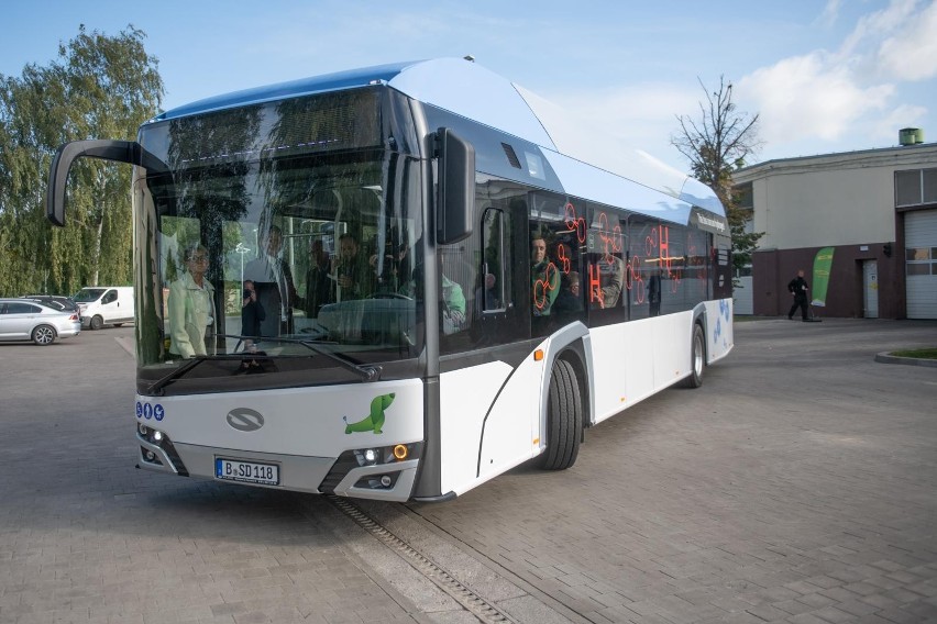 Poznań może zakupić 25 autobusów wodorowych Solarisa -...