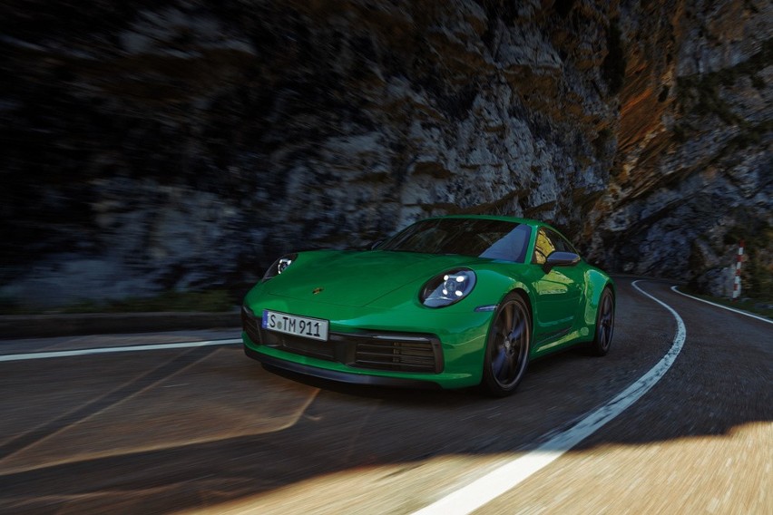 Cena Porsche 911 Carrera T wynosi od 616 tys. zł. Nowy...