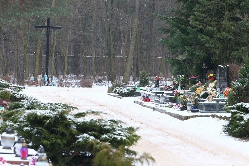 Poznańskie cmentarze zimą