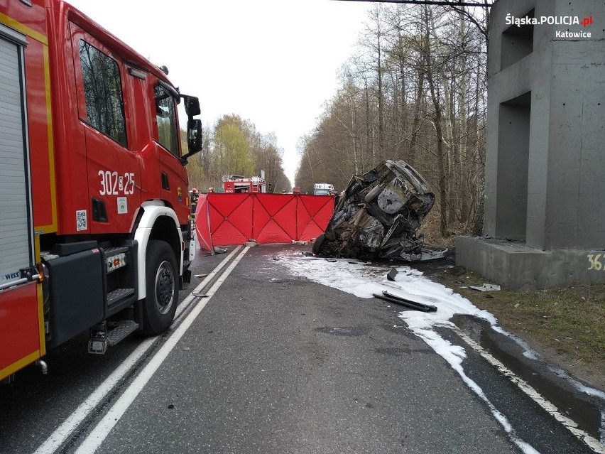 Do wypadku doszło w Katowicach. Kierowca z nieznanych...