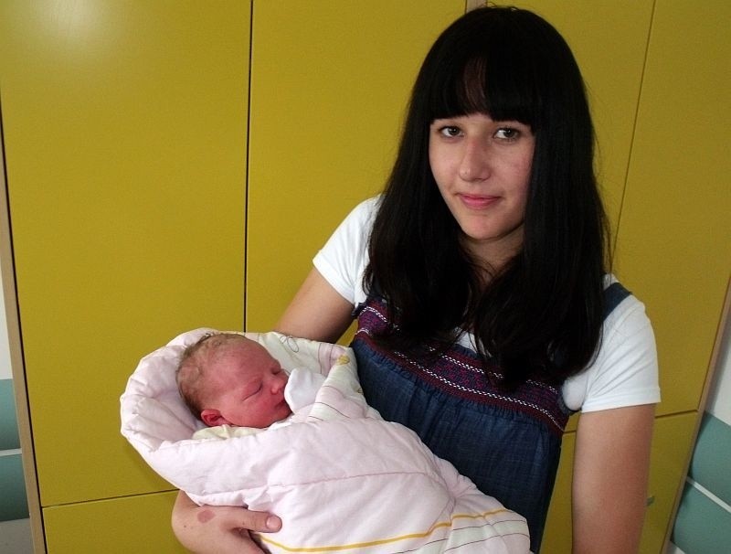 Oliwia urodziła się 15 sierpnia, ważyła 4000 g i mierzyła 57...