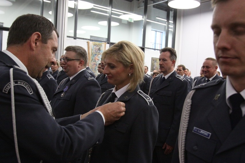 Medale dla funkcjonariuszy Służby Więziennej z województwa łódzkiego [ZDJĘCIA]