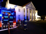 Pożar zabytkowego pałacu w Grochowiskach Szlacheckich [zdjęcia]