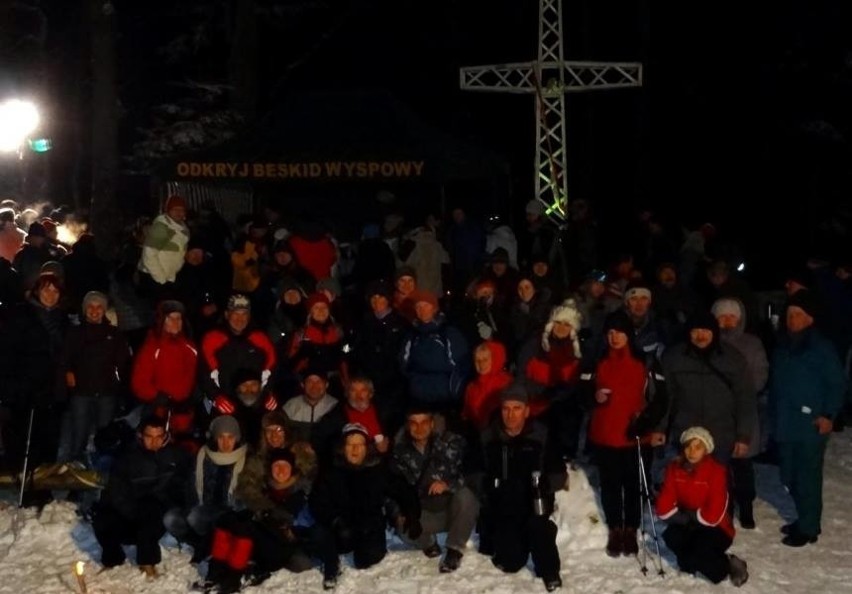 Sylwester na Lubogoszczy w Beskidzie Wyspowym. To będzie niesamowite przeżycie!