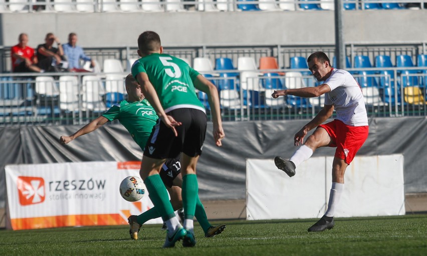 Resovia Rzeszów remisuje bezbramkowo z GKS Bełchatów.