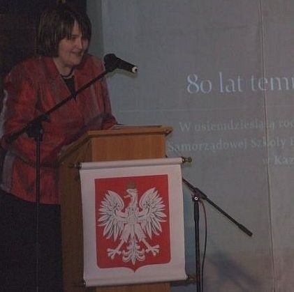 Gospodarzem jubileuszowej gali była Monika Szaleniec, dyrektor kazimierskiej "jedynki&#8221;.
