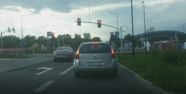W Gliwicach po remoncie skrzyżowania kierowcy mają wiele uwag do działania sygnalizacji świetlnej i komfortu jazdy