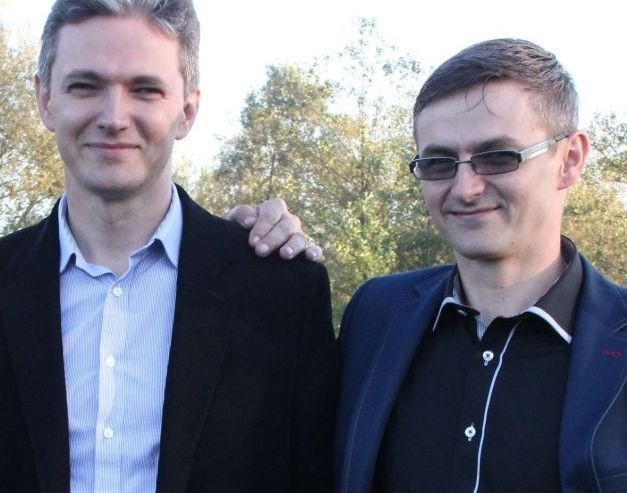 Adam Jarubas &#8211; z lewej, obecny marszałek, do sejmiku województwa kandyduje wraz ze swoim młodszym o 7 lat bratem, Krystianem.
