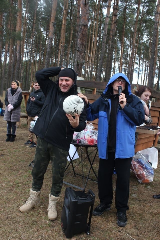 Walentynkowe morsowanie dla Karoliny Bebel. Przyjaciele walczą o jej powrót do zdrowia po wypadku samochodowym