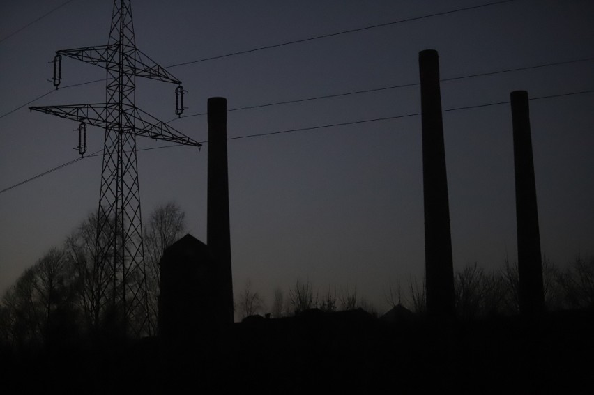 Światła ostrzegawcze na kominach EC Szombierki nie świecą od...