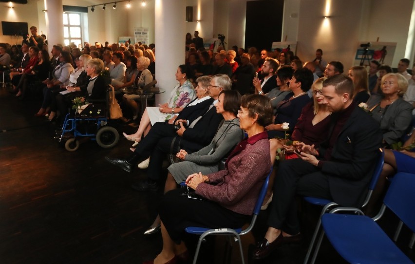 Wielka gala Kobieta Roku za nami. Danuta Szyksznian-Ossowska podwójną laureatką. Gratulujemy! [ZDJĘCIA, WIDEO]