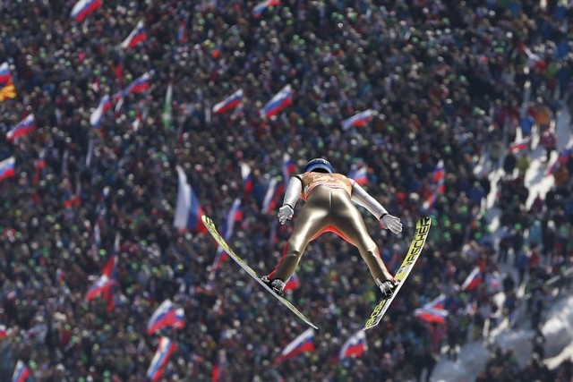 Sezon w skokach narciarskich zakończył konkurs na skoczni mamuciej w Planicy. Nowym trenerem polskich skoczków został Austriak Stefan Horngacher. 