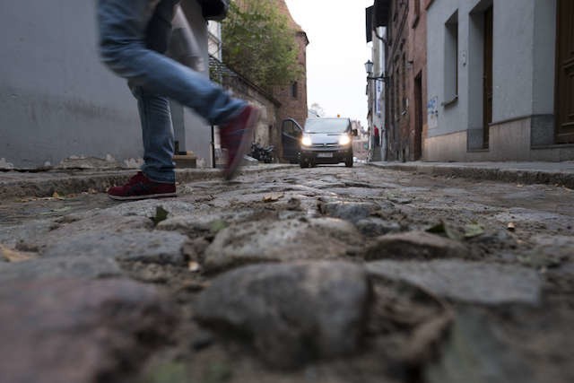 Po ulicy Podmurnej chodzi się teraz jeszcze gorzej niż wcześniej.