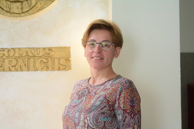 - Nauczyciele prowadzą zdalnie lekcje - mówi Agnieszka Ścieglińska, dyrektorka I LO imienia Mikołaja Kopernika w Radomiu.