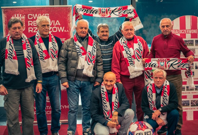 Na zdjęciu (od lewej): Jerzy Bogdanowicz, Zbigniew Maćkowiak, Ryszard Nalepa, Jerzy Daniło, Henryk Chruściński, Jan Domarski; w dolnym rzędzie: Waldemar Kłos, Józef Janicki