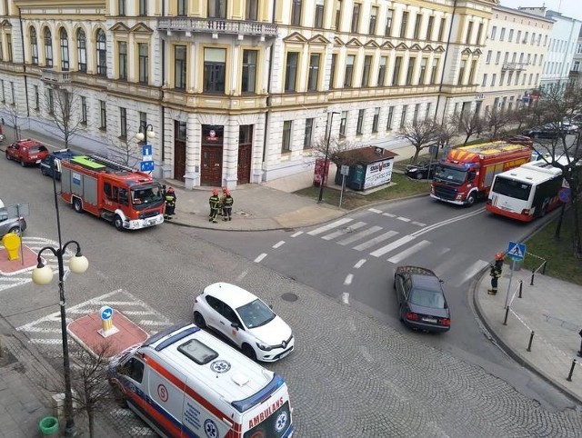 Biały proszek znajdował się w kopercie, na której nadawca napisał słowo "wąglik".