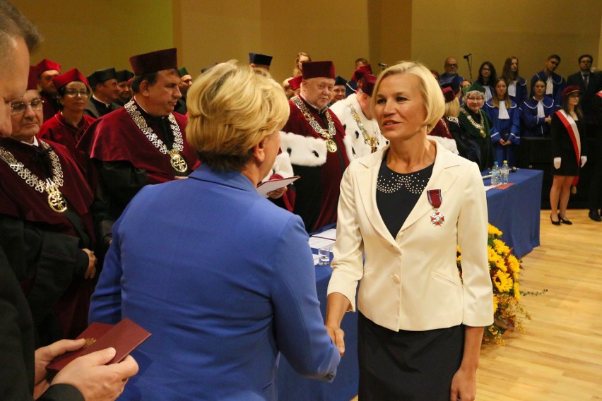 Inauguracja roku na Uniwersytecie Medycznym. Prof. Andrzej Drop, rektor UM z Krzyżem Kawalerskim