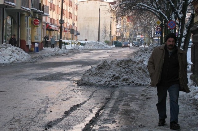 Chodniki w mieście są śliskie.