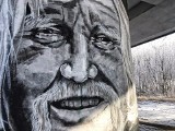 Papcio Chmiel ma swój mural w Gorzowie! Można go zobaczyć na jednym z Filarów Sztuki