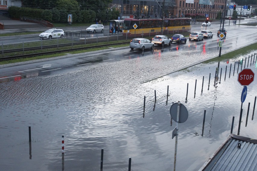 Uwaga burze! Pogoda 20 czerwca. Gdzie jest burza? Ostrzeżenie przed burzami dla województwa łódzkiego. Prognoza pogody 20.06.2020