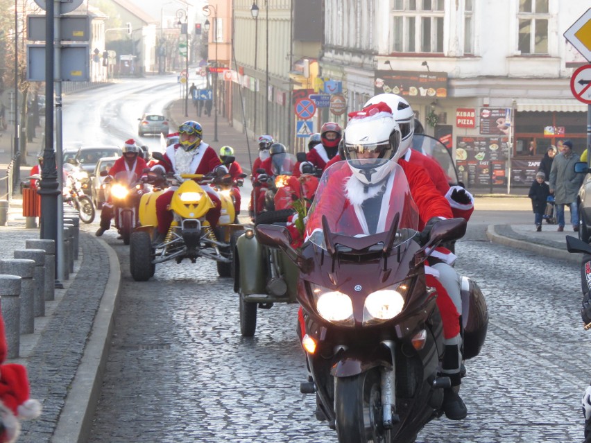 Moto Mikołaje na Rynku w Wadowicach. Wcześniej byli też...