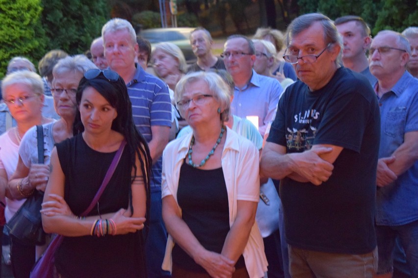 Protest przed Sądem Rejonowym w Zawierciu ZDJĘCIA