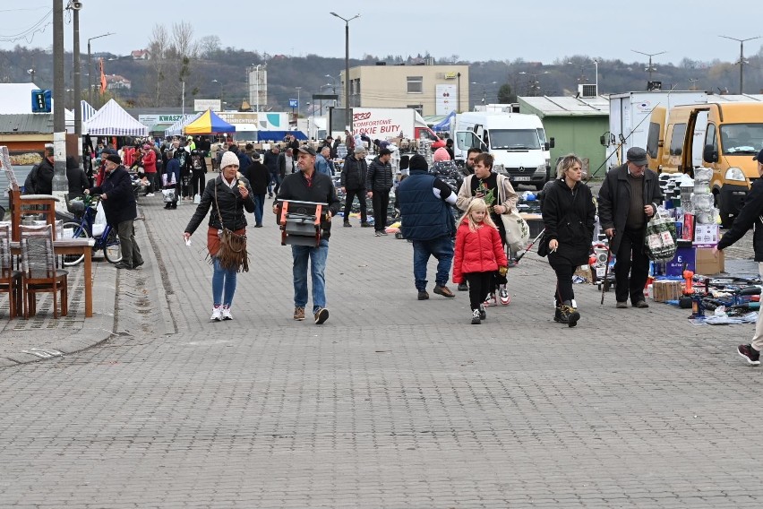 Sobotnia giełda w Sandomierzu cieszyła się dużym...