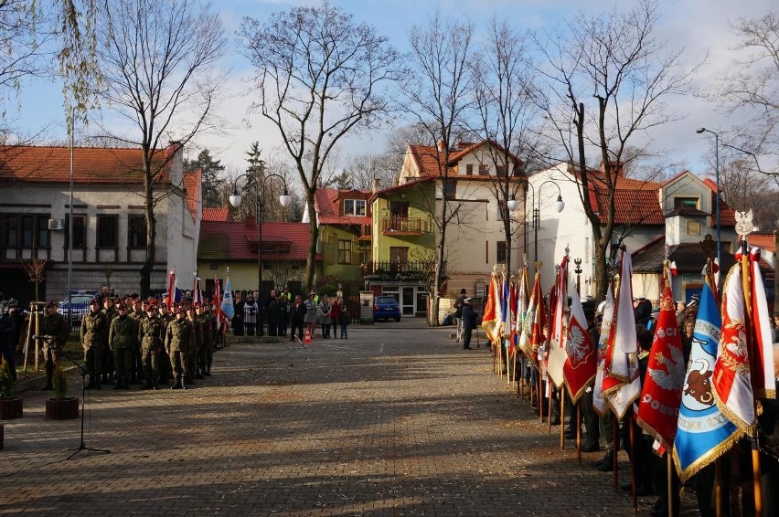 W Żywcu odsłonięto popiersie Józefa Piłsudskiego [ZDJĘCIA]