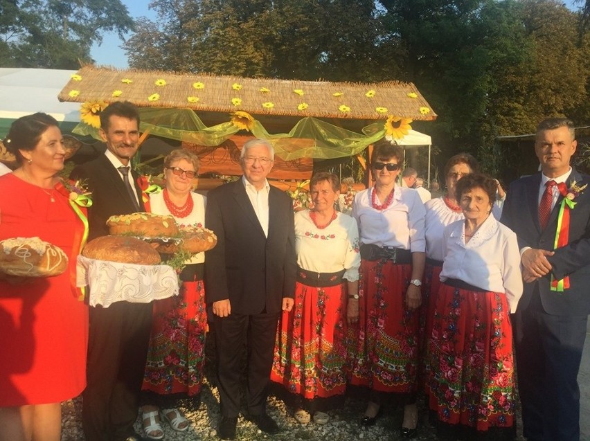 Dożynki 2019 gminy Opatowiec odbyły się w Rogowie. To pierwsze obchody Święta Plonów w powiecie (ZDJĘCIA) 