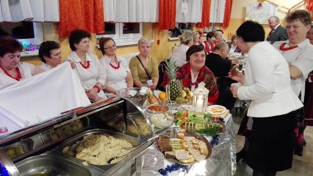 W Niegowej odbył się w niedzielę Gminny Przegląd Stołów Bożonarodzeniowych. Było pięknie i smacznie. Zobaczcie sami.