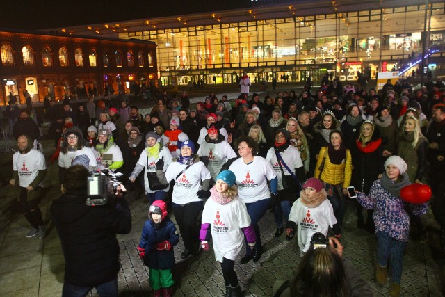 Przeciwko przemocy wobec kobiet. One Billion Rising 2017 na rynku Manufaktury