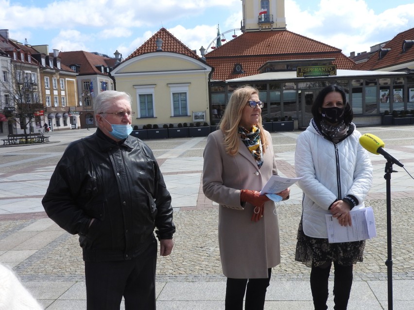 Radne Agnieszka Rzeszewska i Katarzyna Ancipiuk Z prawej)...