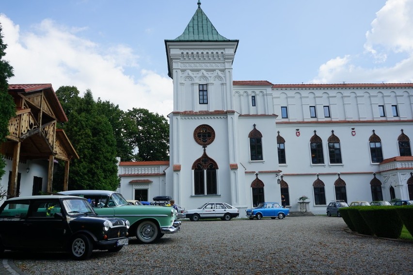 Zlot pojazdów zabytkowych i klasycznych na Rynku w Przecławiu [ZDJĘCIA]