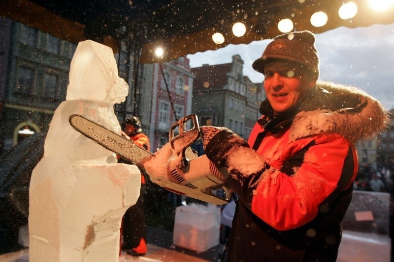 Festiwal rzeźby lodowej na Starym Rynku w Poznaniu.