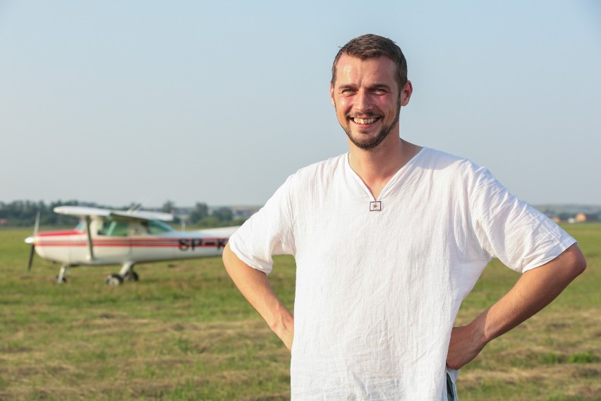 24.06.2016: Michał Wieczorek na lotnisku w Pobiedniku...