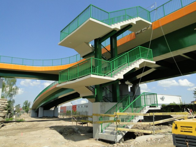 Budowa wiaduktu i ulicy Młodzianowskiej w Radomiu.