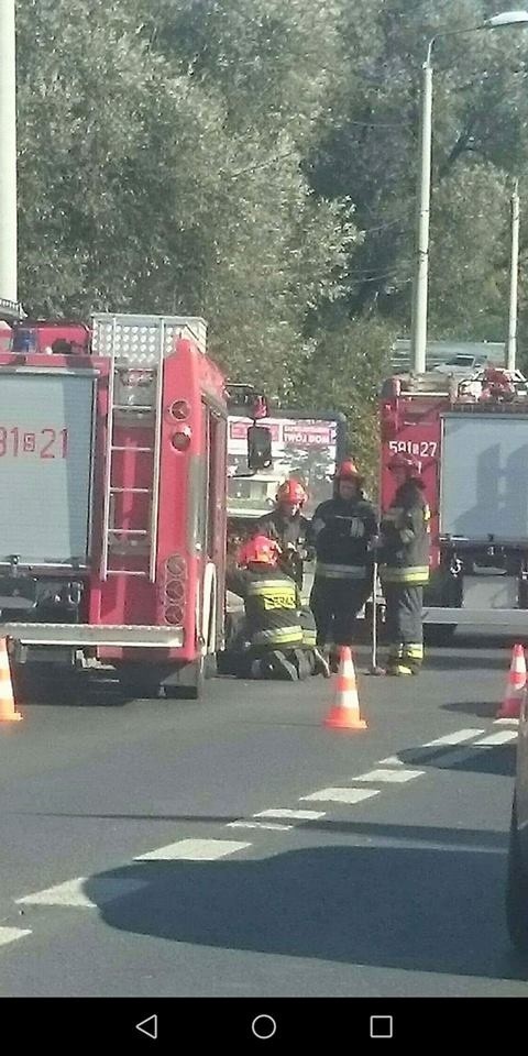 Na ulicy Mikołowskiej w zdarzeniu uczestniczył wóz strażacki
